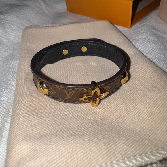 Louis Vuitton Blooming Bracelet - Picture 1 of 14